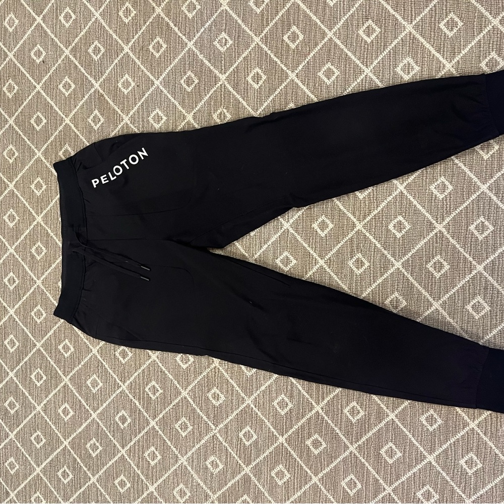 Lululemon x Peloton men’s joggers